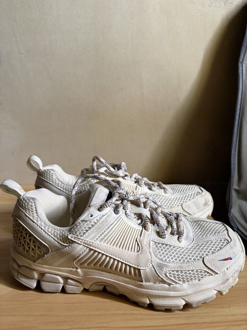 Nike Vomero 5 (Category: Sneakers) located in Quezon City. Submitted by dancabs19278710 (Listing ID 1462695382, Image 3). Description: rarely used, nice for walking. can fit 8women is US size. .