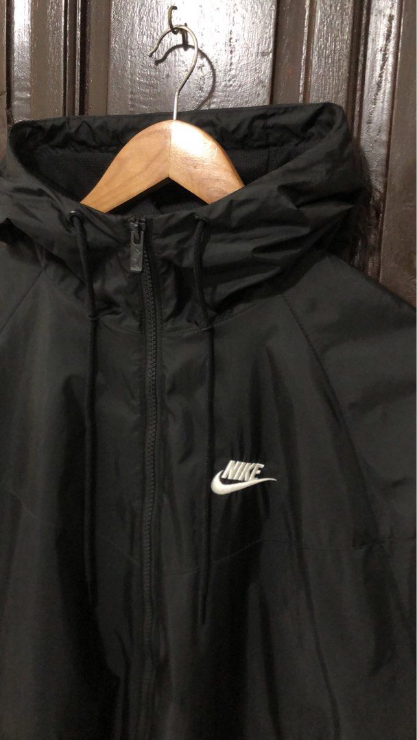 Nike windbreaker (Category: Announcements) located in Imus. Submitted by gabrielseth_12 (Listing ID 1462707844, Image 2). Description: Nike windbreaker Size medium No issue Excellent condition 10/10 color rate 550pesos Imus cavite location.