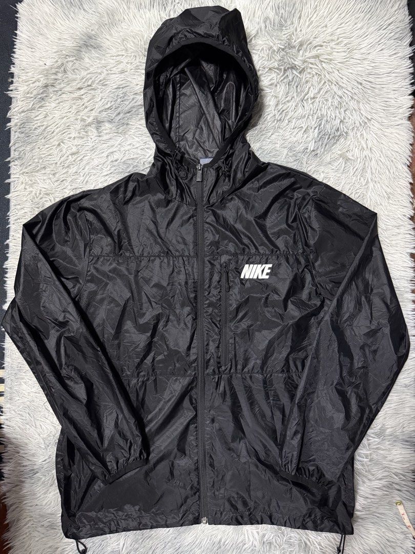 Nike windbreaker (Category: Coats, Jackets and Outerwear) located in Cavite. Submitted by timsiojo (Listing ID 1462884787, Image 1). Description: Dimension L28.5W22 Excellent condition Cavite loc .