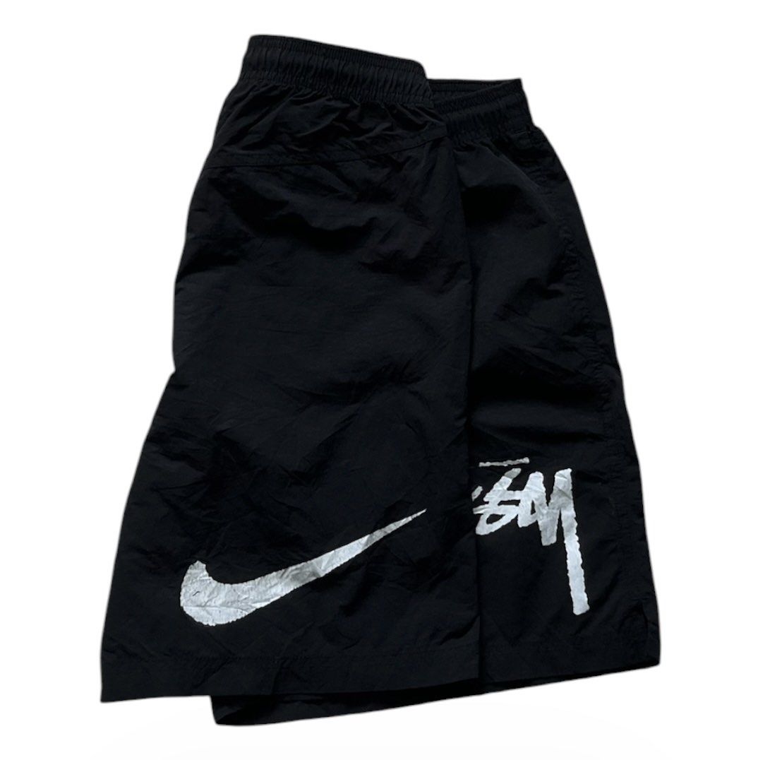 Nike X stussy woven short (Category: Shorts) located in Lapu Lapu. Submitted by jhonrener41426 (Listing ID 1462737436, Image 1). Description: small on tag Size 28 to 34 stretchable Length-17 Leg opening-12.5 Good condition Color rate 9.7/10 Authentic Issue print .