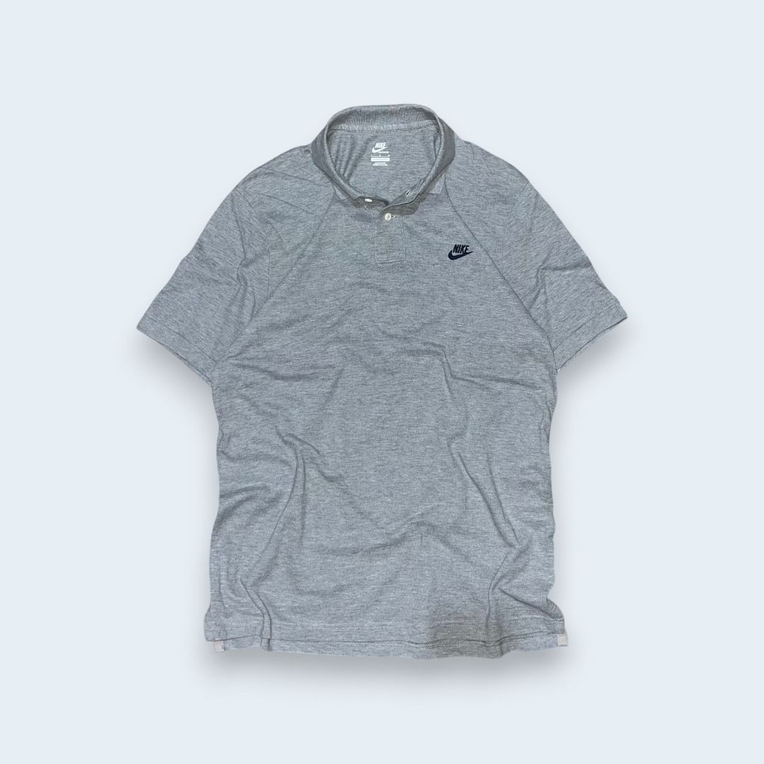 NIKE Y2K POLO SHIRT (Category: Tshirts & Polo Shirts ) located in Quezon. Submitted by ejay.thrift.clothes (Listing ID 1462876061, Image 1). Description: LARGE 21.5 X 30 NO ISSUE COLOR RATE: 9/10 EXCELLENT CONDITION FREHSLY WASHED READY TO WEAR # 231.