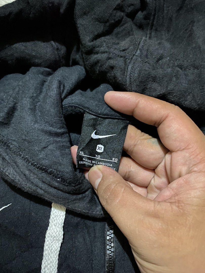 Nike zipper jackets (Category: Coats, Jackets and Outerwear) located in Malaybalay. Submitted by marjurielo67547 (Listing ID 1462752094, Image 2). Description: .
