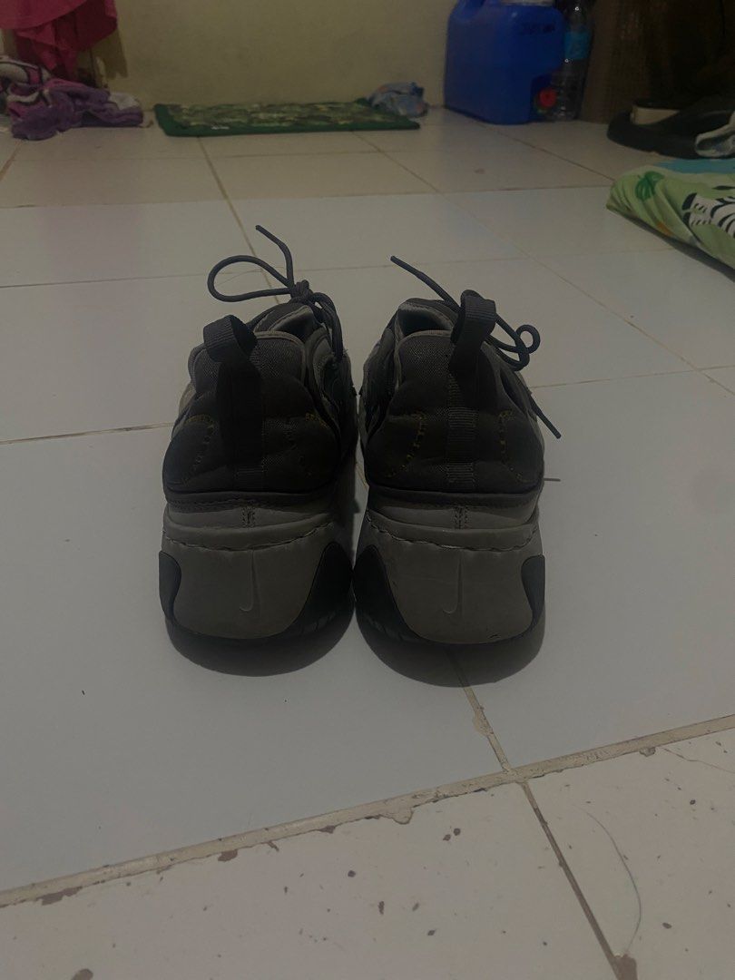 Nike Zoom 2000 (AUTHENTIC) (Category: Sneakers) located in Manila. Submitted by trixiejs (Listing ID 1462859621, Image 2). Description: Nike Zoom 2000 Authentic No box Negotiable on sure buyer.