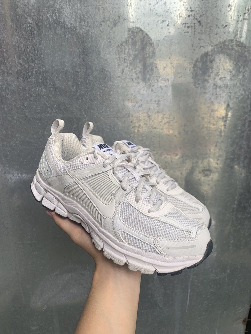 Nike Zoom Vomero 5 (Category: Sneakers) located in Marikina City. Submitted by azaero (Listing ID 1462826492, Image 3). Description: Size Unisex US 7 Men’s / 8.5 Women’s / cm 25 / Euro 40 Excellent Condition.