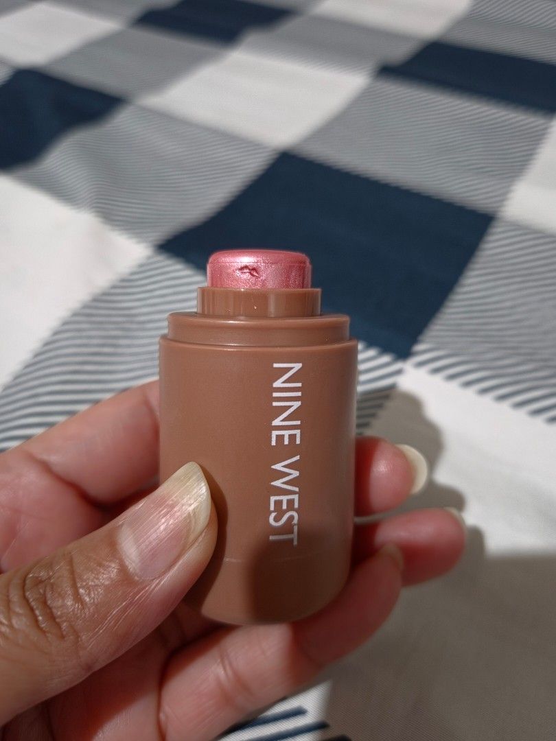 Nine West Lush Dimension Blush Stick (Category: Makeup) located in San Fernando. Submitted by bby0818 (Listing ID 1462794746, Image 2). Description: Imported from USA 🇺🇸 101% legit or moneyback guarantee if proven fake Shade: Shimmery pink Net. Wt: 6g/0.21oz..