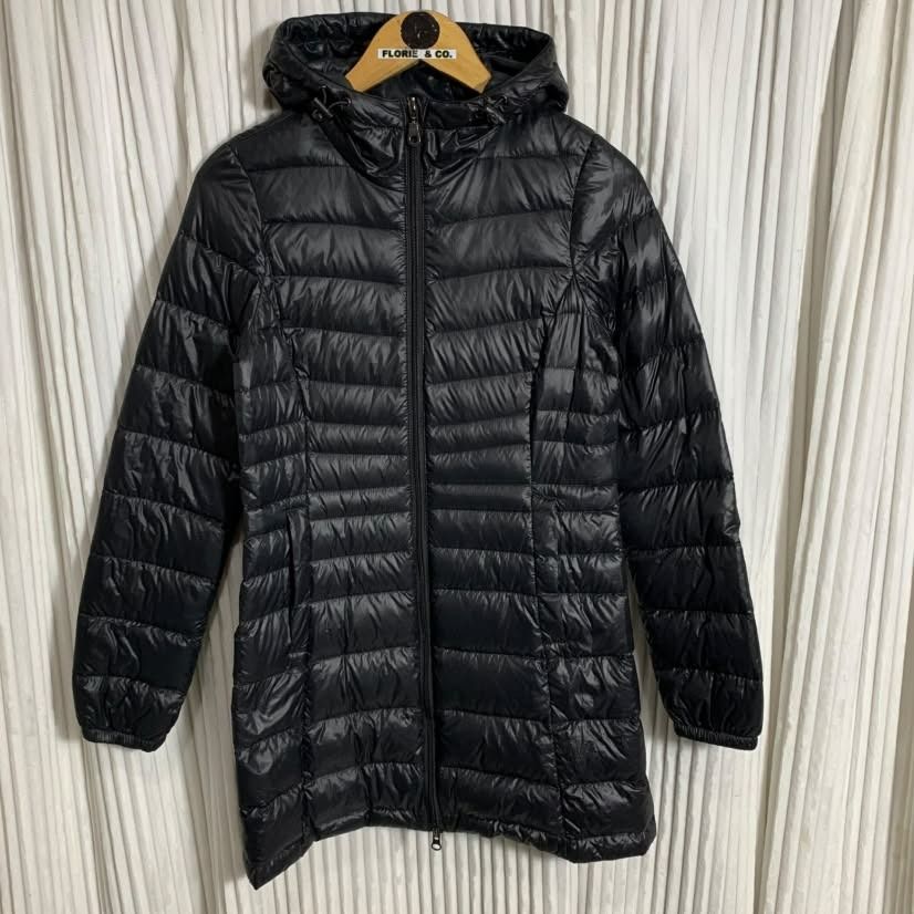 NJ114-GIORDANO WOMEN'S MID-LENGTH LIGHT DOWN JACKET (Category: Coats, Jackets and Outerwear) located in Bauang. Submitted by wintercollectionfc (Listing ID 1462811159, Image 1). Description: ❗️𝘼𝙡𝙡 𝙙𝙚𝙩𝙖𝙞𝙡𝙨 𝙥𝙤𝙨𝙩𝙚𝙙❗️ ✨𝗚𝗜𝗢𝗥𝗗𝗔𝗡𝗢 𝗪𝗢𝗠𝗘𝗡'𝗦 𝗠𝗜𝗗-𝗟𝗘𝗡𝗚𝗧𝗛 𝗟𝗜𝗚𝗛𝗧 𝗗𝗢𝗪𝗡 𝗝𝗔𝗖𝗞𝗘𝗧✨ ᴄᴏᴅᴇ: ɴᴊ-114 𝐏𝐫𝐢𝐜𝐞: 𝟔𝟖𝟖 + 𝐒𝐅 𝐨𝐧𝐥𝐲 ▪️ SMALL ▪️ Good as new ▪️ No issues ▪️ W 17" x L 31" ▪️ BLACK 📍Location: LA UNION (N