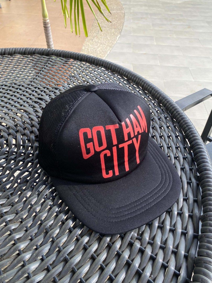 Number (N)ine - “GOTHAM CITY” Trucker Cap (Category: Caps & Hats) located in Puerto Princesa. Submitted by midas24k (Listing ID 1461747747, Image 1). Description: Number (N)ine - “GOTHAM CITY” Trucker Cap One size fits all This Number (N)ine “Gotham City” trucker cap perfectly captures Takahiro Miyashita’s legendary ability to blend high-end archive fashion with classic Americana and comic book pop culture. Featuring the iconic bold red typograph