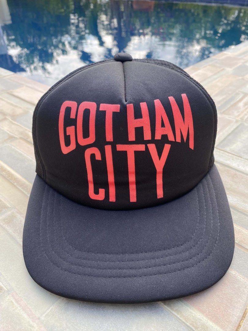 Number (N)ine - “GOTHAM CITY” Trucker Cap (Category: Caps & Hats) located in Puerto Princesa. Submitted by midas24k (Listing ID 1461747747, Image 2). Description: Number (N)ine - “GOTHAM CITY” Trucker Cap One size fits all This Number (N)ine “Gotham City” trucker cap perfectly captures Takahiro Miyashita’s legendary ability to blend high-end archive fashion with classic Americana and comic book pop culture. Featuring the iconic bold red typograph