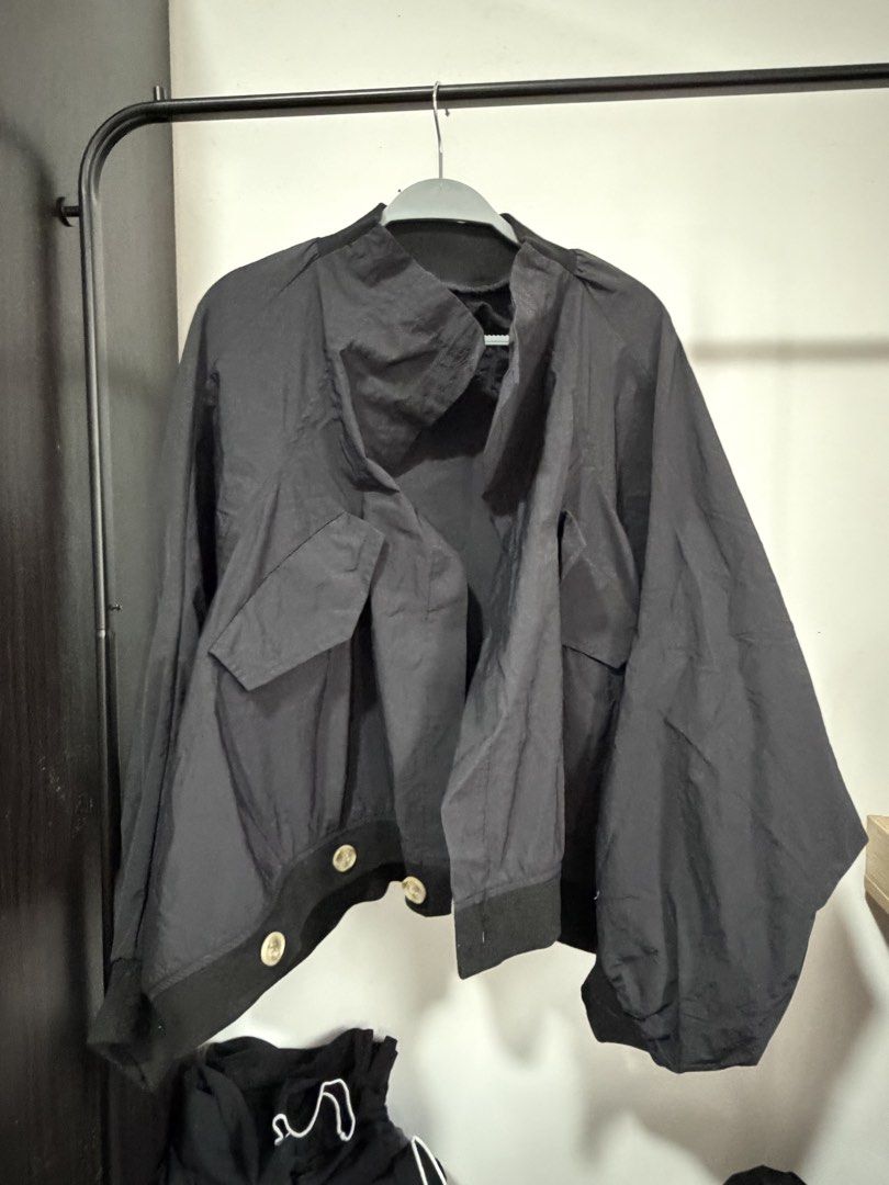 Nylon 2 Way Kimono/Blouson Jacket (Category: Coats, Jackets and Outerwear) located in Cavite. Submitted by jauzjauz (Listing ID 1462826130, Image 3). Description: DIMENSION: KIMONO 25.5x28.5 (Boxy Fit) BLOUSON 25.5x26.5 (Boxy Cropped) ALMOST BRANDNEW 2 WAY Japanese Style Jacket BLACK / NYLON Fabric Kimono and Cropped Blouson 1500 Slightly negotiable.