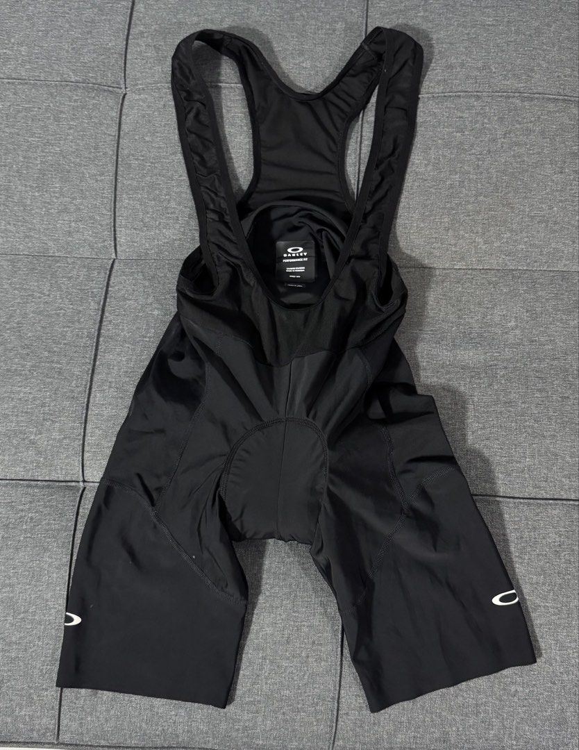 Oakley Endurance Bib Shorts size medium (Category: Activewear) located in General Santos City (Dadiangas). Submitted by curatedstuffs101 (Listing ID 1462726532, Image 2). Description: Flaw is shown on the last photo attached.overall condition of the item is still great. Pls.refer to the photos attached for the exact measurements Low ballers will not be entertained. .