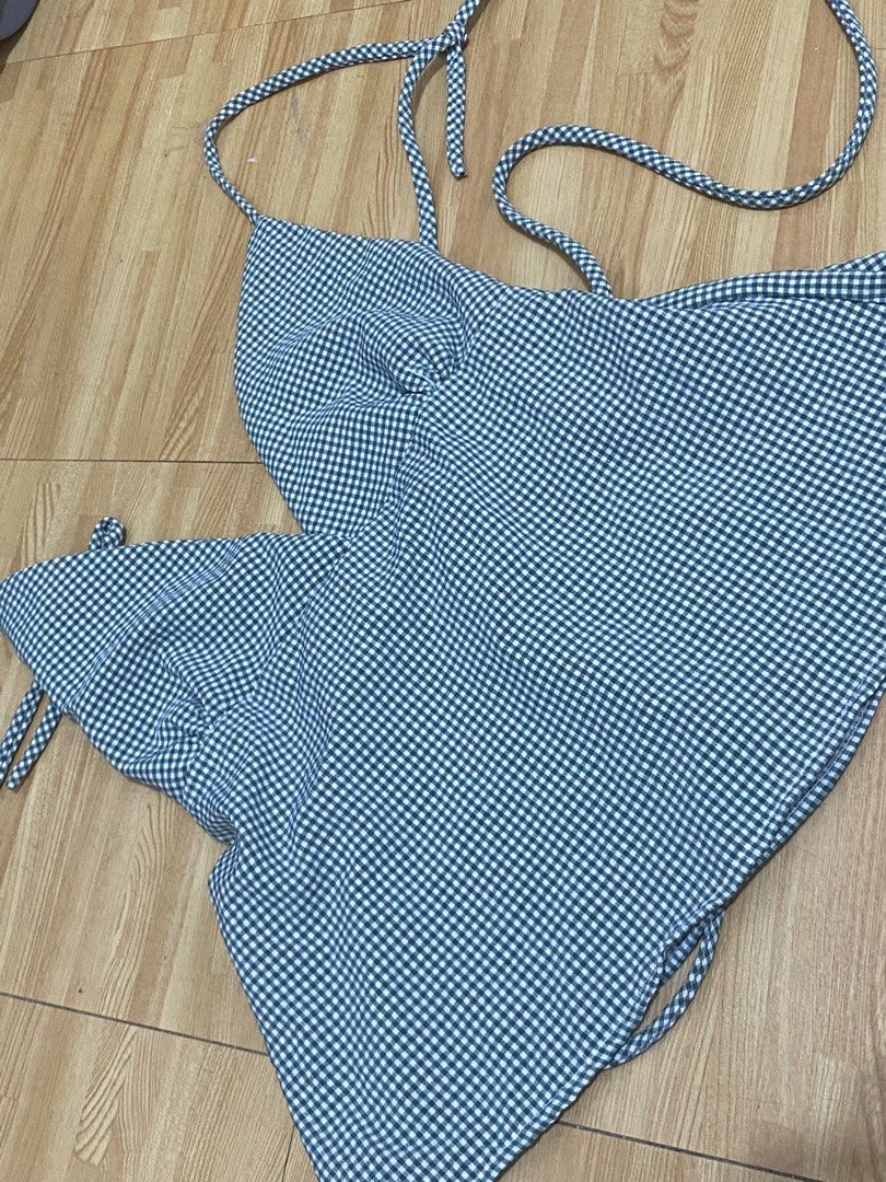 Off shoulder top (Category: Shirts) located in Caloocan City. Submitted by ecsrrcse (Listing ID 1462830496, Image 2). Description: .