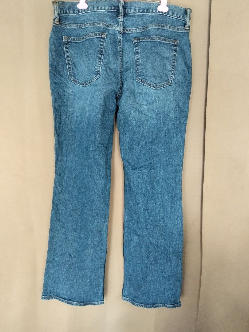 Old Navy Boot-Cut Jeans 34x30 Blue Denim (Category: Jeans) located in Bulacan. Submitted by glessantil41386 (Listing ID 1462838120, Image 2). Description: size: 34 length: 39.5 leg opening: 9 NO COD MOP: GCASH MOD: JNT/FLASH EXPRESS .