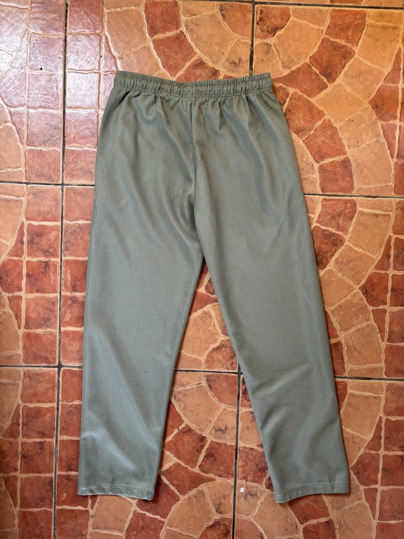 OLIVE GREEN FRK GRAPHIC JOGGER (Category: Joggers) located in Manila. Submitted by stellarmadness (Listing ID 1462726331, Image 3). Description: goods j&t pasay loc.