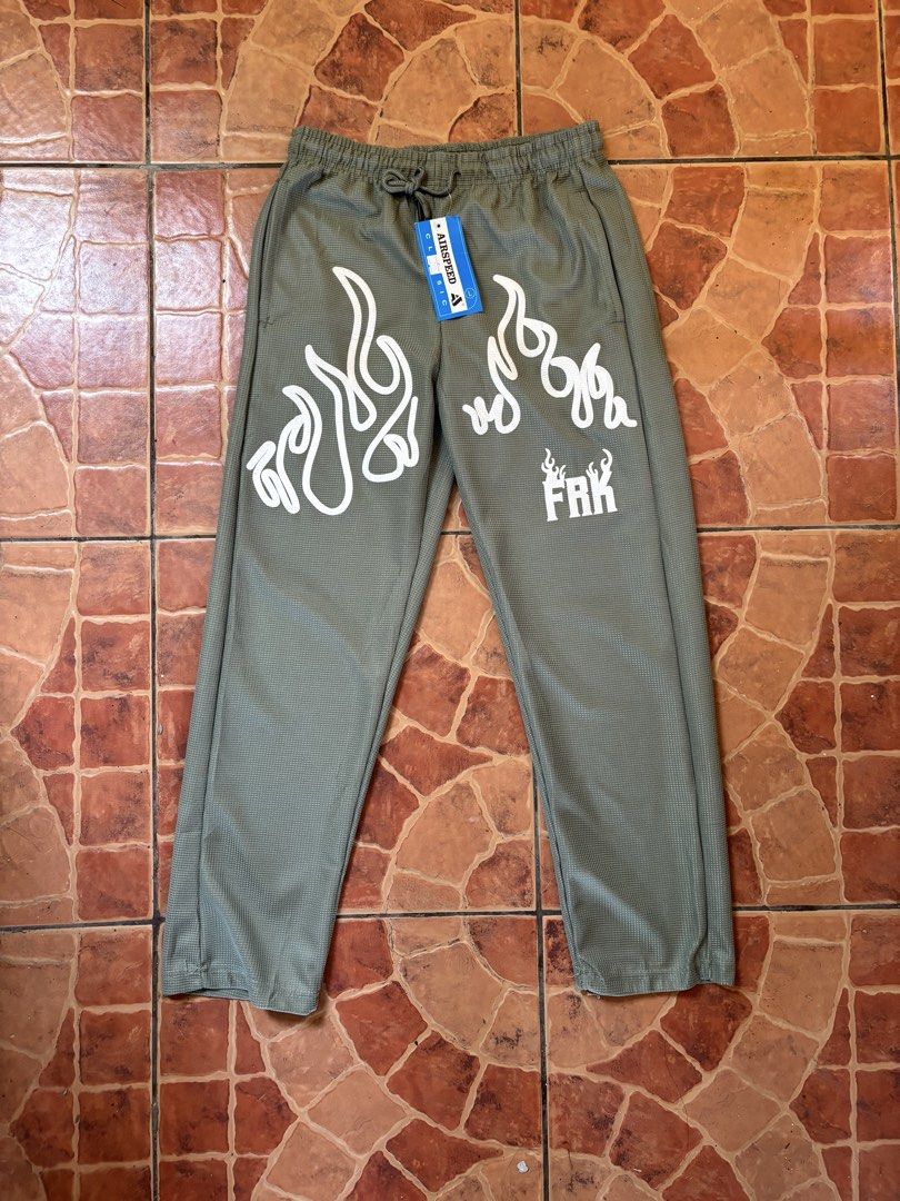 OLIVE GREEN FRK GRAPHIC JOGGER (Category: Joggers) located in Manila. Submitted by stellarmadness (Listing ID 1462726331, Image 1). Description: goods j&t pasay loc.