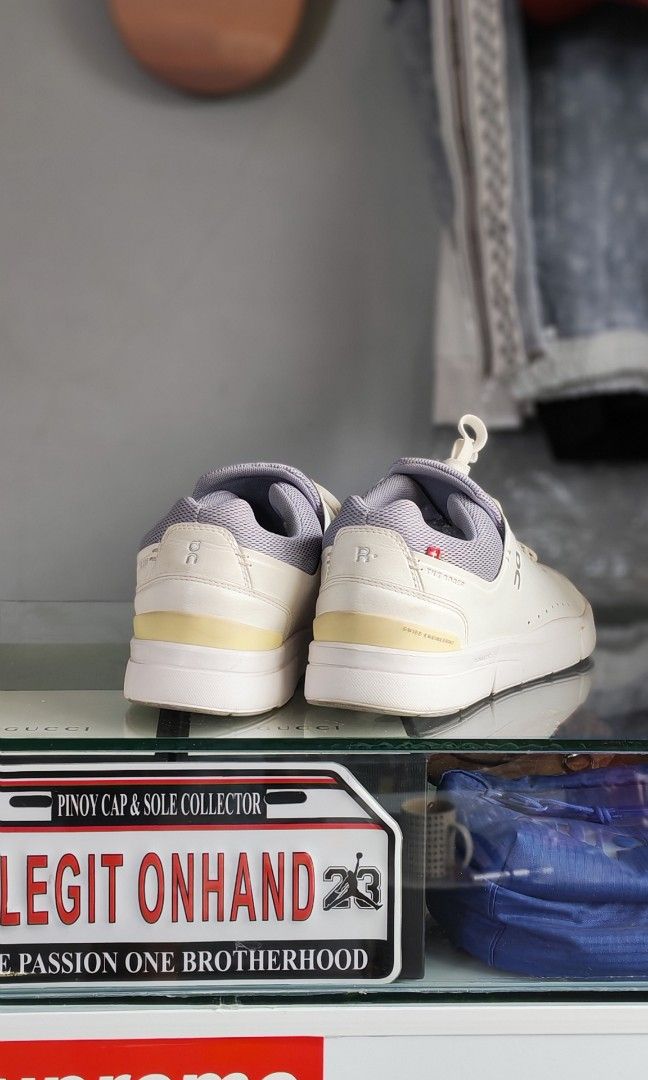 On Women's THE ROGER Advantage (Category: Sneakers & Footwear) located in General Mariano Alvarez. Submitted by legitonhand.ph35961 (Listing ID 1462832587, Image 3). Description: On Women's THE ROGER Advantage Available size US 9.5 / EUR 41 100℅ Authentic / Original💯 Brand new ☑️ No box 📦 Available Cod Thru Lbc🛵.