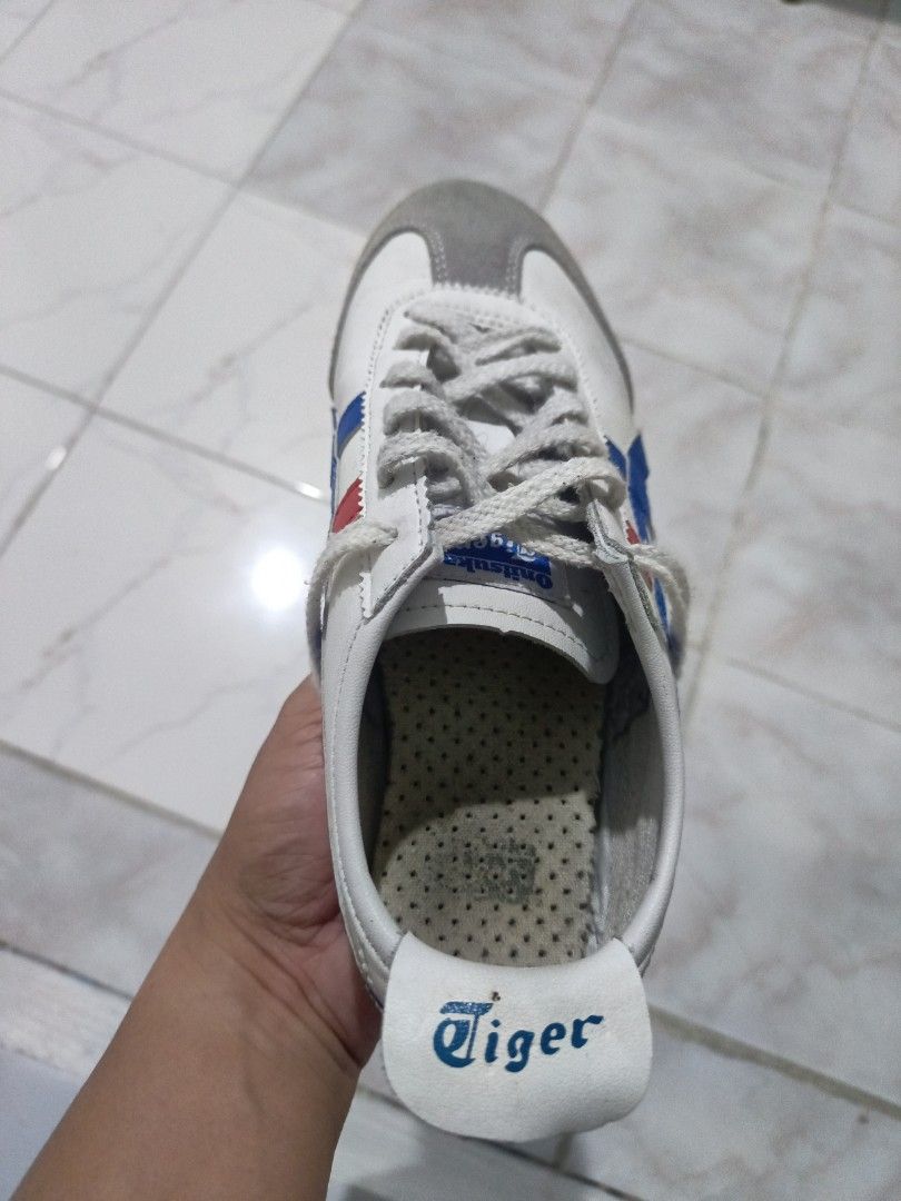 Onitsuka (Category: Sneakers) located in Quezon City. Submitted by trueearth_074f97 (Listing ID 1462822196, Image 3). Description: size us 8 euro 39.