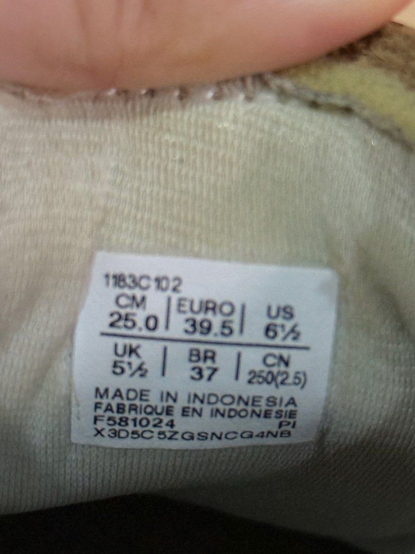 Onitsuka Tiger Mexico 66 (Category: Sneakers) located in Manila. Submitted by activepeach (Listing ID 1462861442, Image 3). Description: Auth Onitsu Mexico 66 Color: Beige / Green Grass Size : 6.5/US Men size EUR:39.5 Uk :5 1/2 CM: 25.0 CN: 250(2.5) No longer need.
