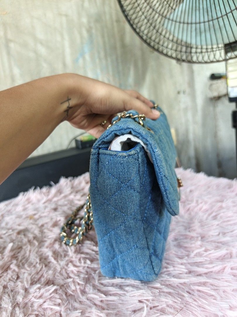 Only denim shoulder bag (Category: Shoulder Bags) located in Manila. Submitted by ukay-ukaybylyn (Listing ID 1462691841, Image 3). Description: need wash pero super ganda nyan in actual.