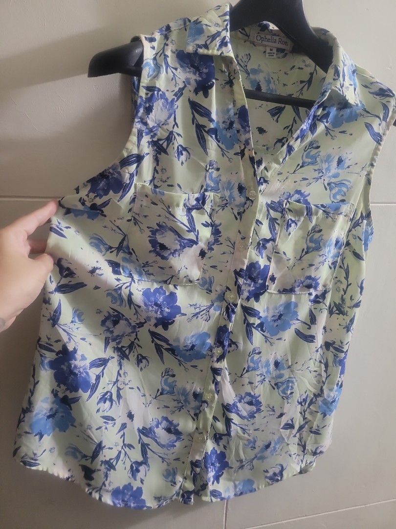 Ophelia Roe Summer print (Category: Blouses) located in Los Banos. Submitted by lopecruz (Listing ID 1462802446, Image 3). Description: 21"armpit laid flat 28"length like new L to XL.