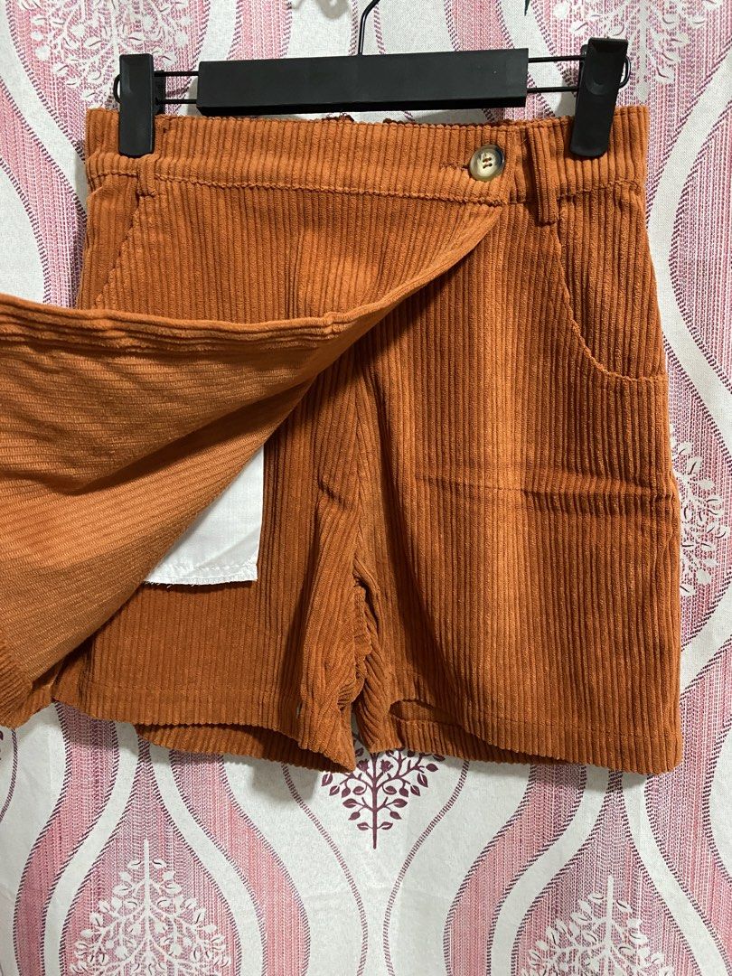 Orange Corduroy Skirt 🧡 (Category: Skirts) located in Tanza. Submitted by vhies_closet24 (Listing ID 1462729042, Image 3). Description: Orange Corduroy Skirt 🧡 • Used only a few times • Good condition • Kept in the closet • Perfect for petite frames • Decluttering.