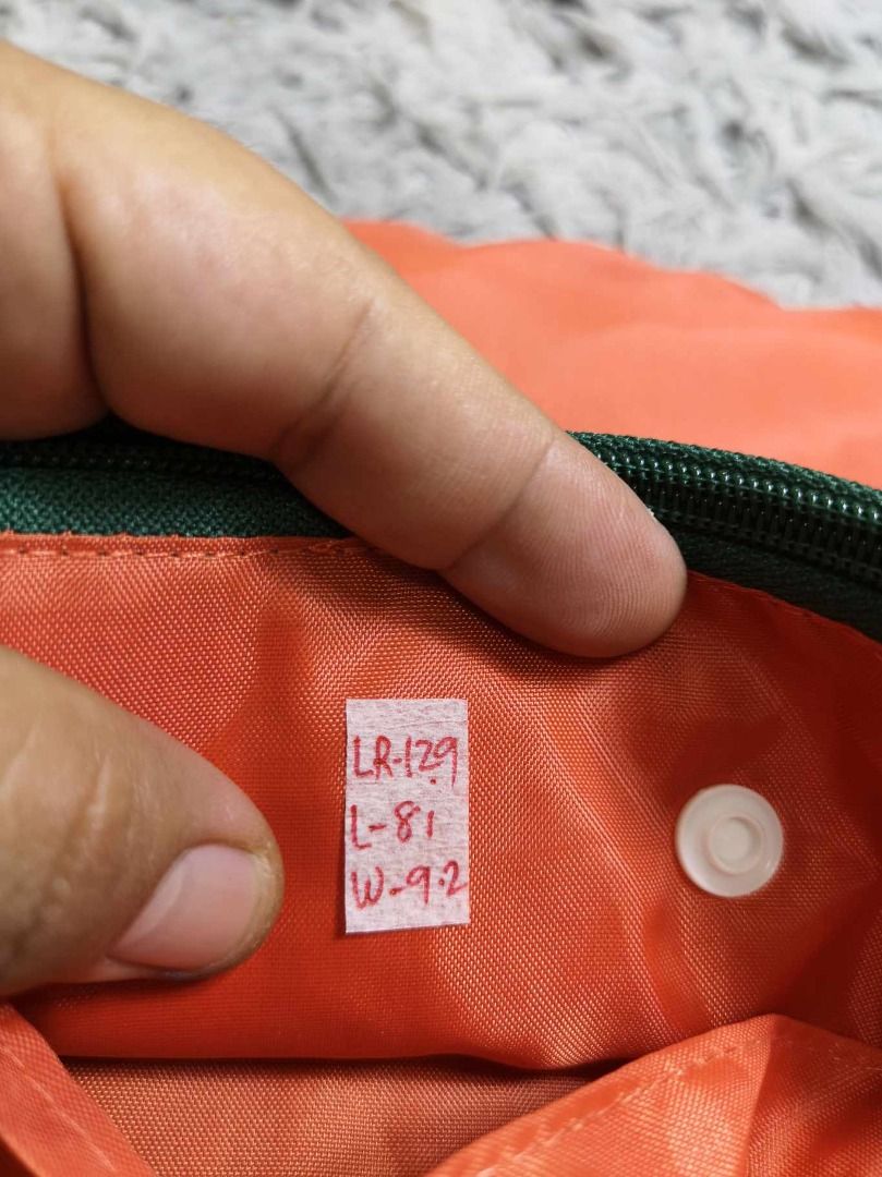 Orange Expandable Snap Button Closure Tote Bag (Category: Tote Bags) located in Santa Cruz. Submitted by jmy_surplus.2 (Listing ID 1462819747, Image 2). Description: Size ; L - 8 W - 9.2 Color ; Orange Type ; Tote bag Brand ; No brand Material ; Nylon Style ; Snap Closure Durable Tote Bag LR 129 JMY 3 Batch #223.