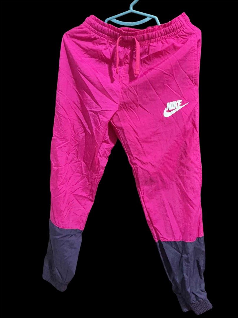 Original Nike Medium standard fit jogging pants (Category: Babies & Kids Fashion) located in Taguig. Submitted by collectionsbykhrisna (Listing ID 1462863001, Image 1). Description: Original Nike Medium for ages 10-12 Never been used..
