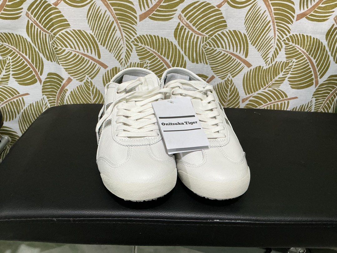 SHOES (Category: Looking For) located in Aroroy. Submitted by cheska__009 (Listing ID 1462797352, Image 3). Description: FOR SALE Onitsuka Tiger Mexico 66 “White/Silver” From South Korea PRICE IS NEGOTIABLE Brand new, never been used!!! .