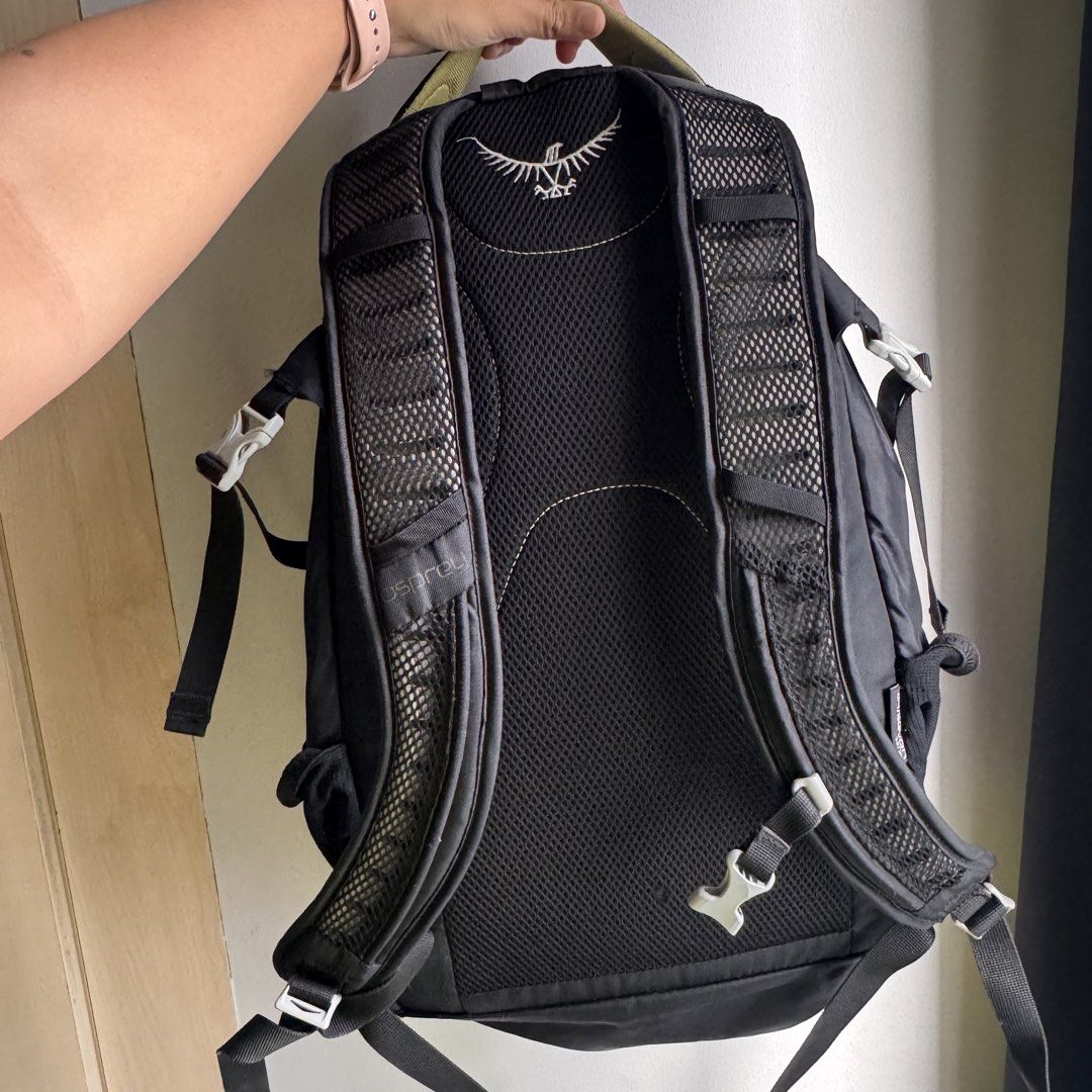 Osprey Ellipse Backpack Black (25L) (Category: Backpacks) located in Quezon City. Submitted by lyssa__ (Listing ID 1462726569, Image 3). Description: Black Osprey Ellipse Backpack (25L) - Multiple interior pockets - Stash and side pockets - Padded straps and back panel - Perfect for school, work, or hikes - With laptop compartment Condition: - Well used but functioning great - Minor flaws would be faded logo, loose side pocket, improvised one zip