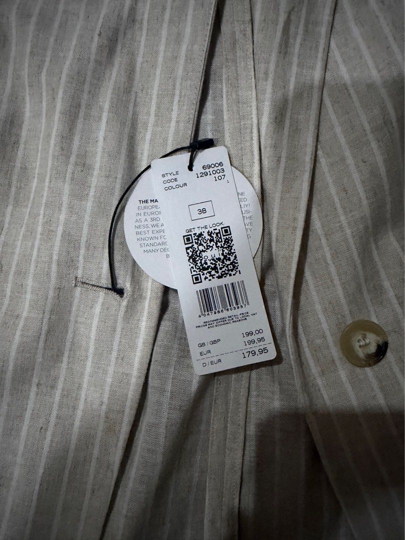 OUI Striped Linen Blend Blazer (Category: Coats, Jackets and Outerwear) located in Manila. Submitted by poppymart0525 (Listing ID 1462688206, Image 2). Description: - OUI Blazer, bought for 180 euros ~13k pesos - Pinstripe pattern - Natural beige and white color - Button closure - Ideal for layering - Size: 38.