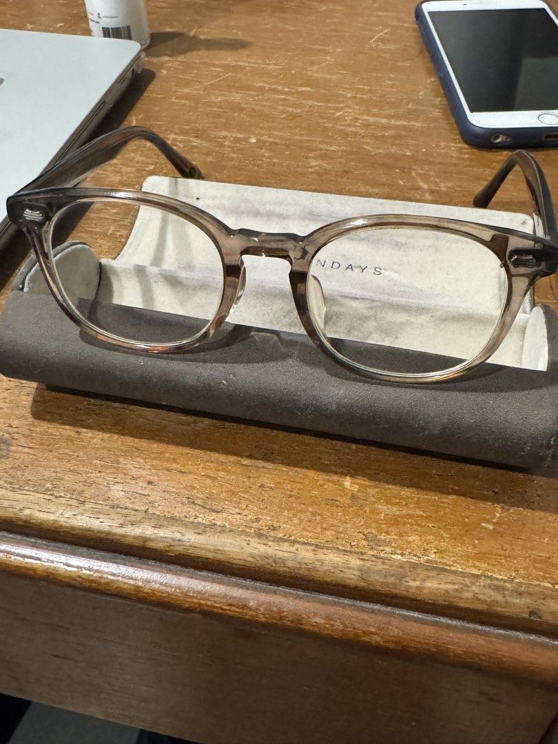 Owndays John Dillinger Eyeglasses (Category: Looking For) located in Valenzuela. Submitted by peaceout98 (Listing ID 1462742257, Image 2). Description: Just signs of usage. No cracks, hinges are working fine. Comes with cloth and case.