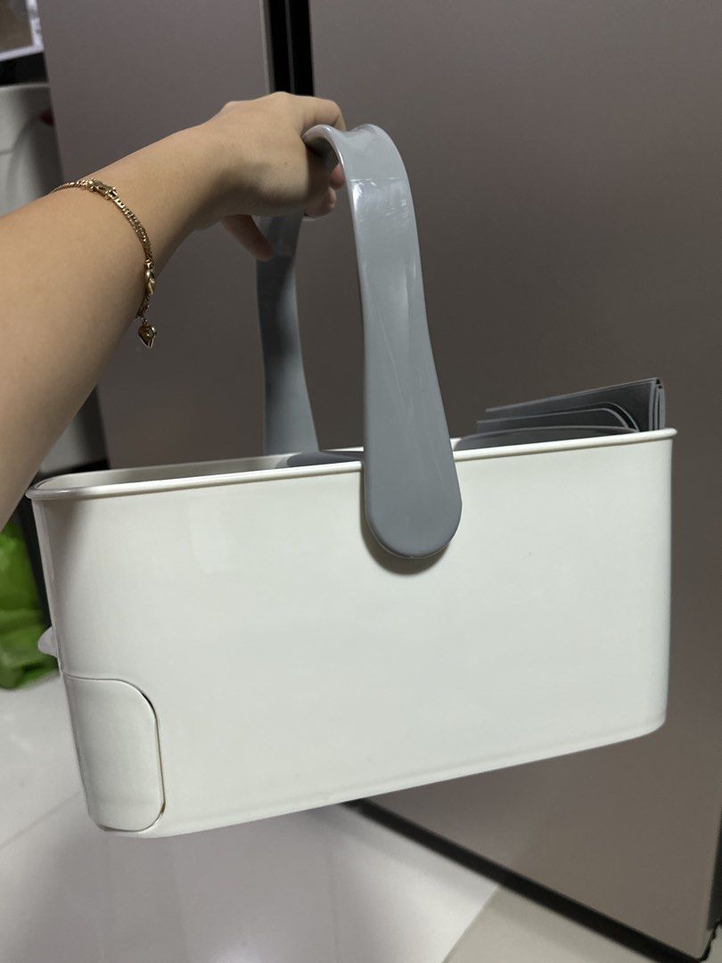 OXO Good Grips Compact Caddy with Lid (Category: Storage Boxes & Baskets) located in Davao. Submitted by anniamor (Listing ID 1462835305, Image 3). Description: Good as new! Natambak lang talaga 😭 Price is negotiable.
