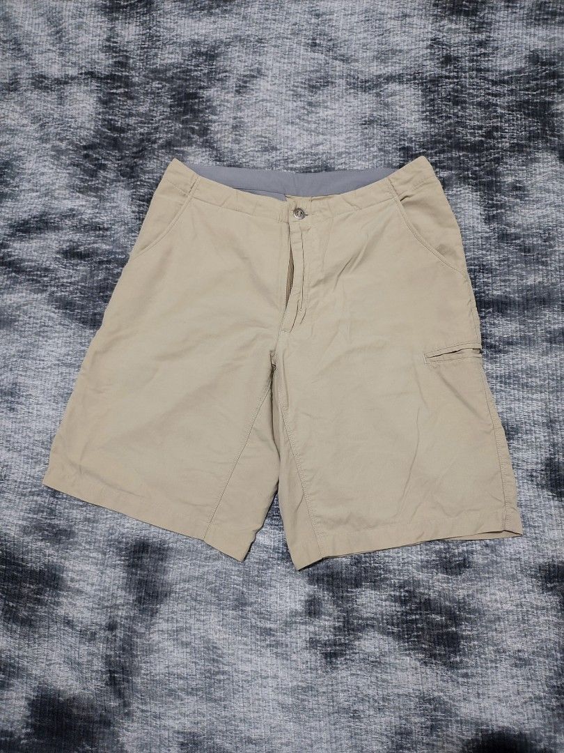 Patagonia Short (Category: Shorts) located in Cebu City. Submitted by haryvyylyynn (Listing ID 1462845438, Image 2). Description: Patagonia Waist 32 450+sf.