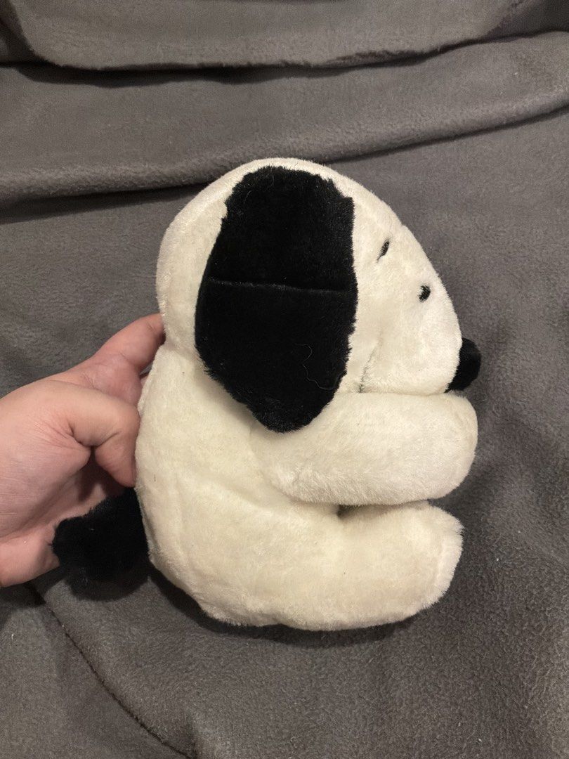Peanuts Snoopy Small Plush (Shy Snoopy) (Category: Plushies & Soft Toys) located in Marikina City. Submitted by glimmr.ph (Listing ID 1462847526, Image 2). Description: .