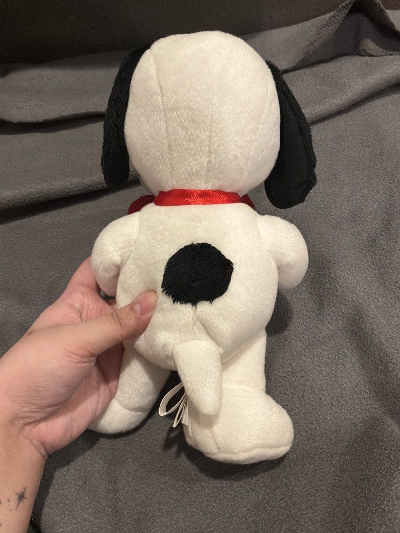 Peanuts Snoopy Vintage Small Plush (Category: Plushies & Soft Toys) located in Marikina City. Submitted by glimmr.ph (Listing ID 1462849215, Image 2). Description: .