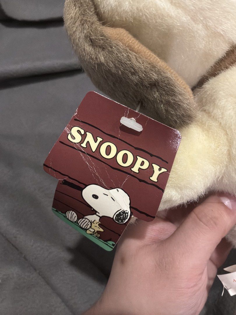 Peanuts Tan Snoopy Plush (Category: Plushies & Soft Toys) located in Marikina City. Submitted by glimmr.ph (Listing ID 1462850054, Image 3). Description: With hang tag.