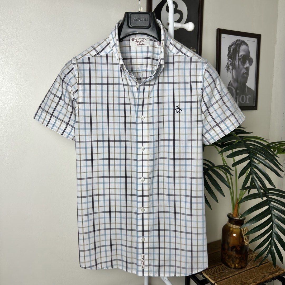Penguin Buttondown Polo (Small) (Category: Formal Shirts) located in Caloocan City. Submitted by polothreadsco (Listing ID 1462880686, Image 2). Description: PENGUIN BUTTON DOWN POLO Size: Small Width: 19" Length: 28" Condition: 10/10 Color rate: 10/10 Excellent Condition 100% Authentic / Original 2nd Hand No Issues Mine: 2450 NOTE: •Color may vary due to lighting •All items are second hand unless stated brandnew •Manage your expectations •All It