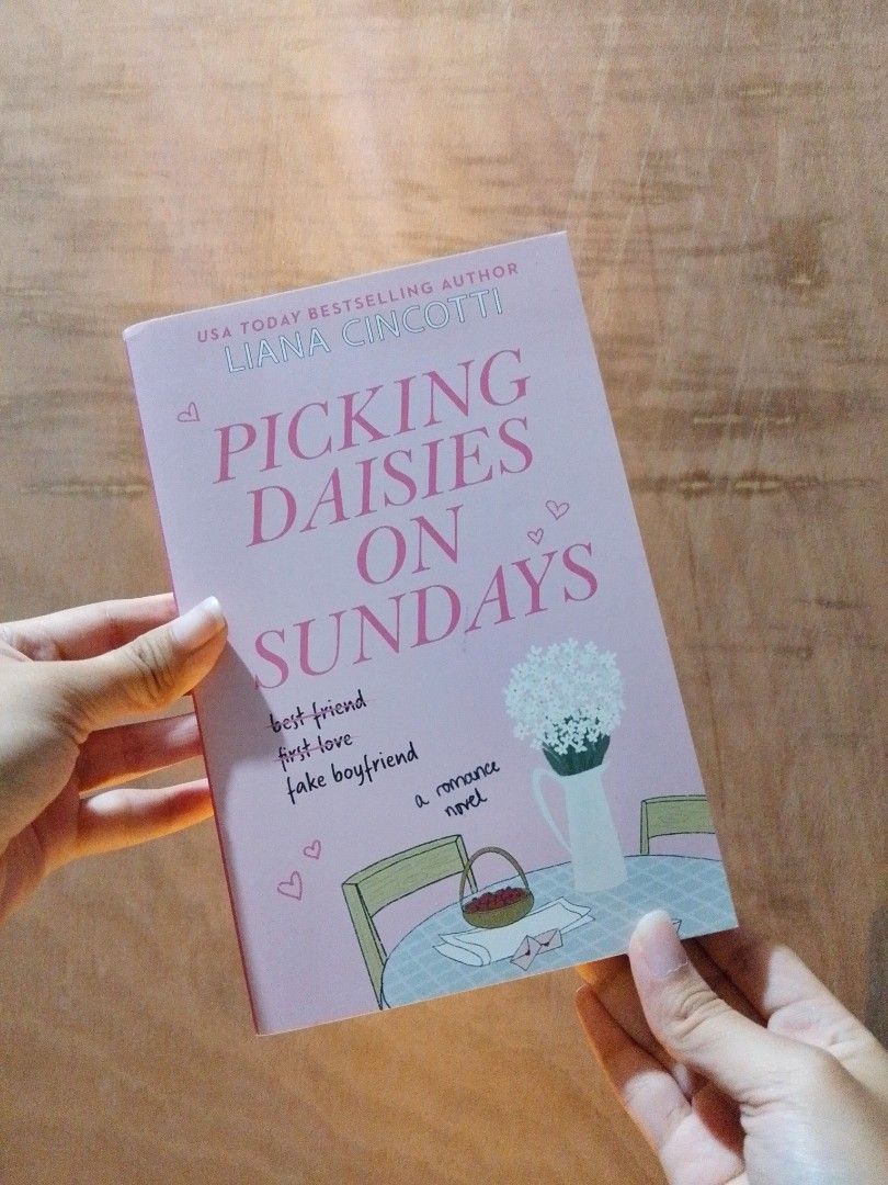Picking Daisies on Sundays (Category: Storybooks) located in Batangas. Submitted by rielles_corner (Listing ID 1462692903, Image 1). Description: PICKING DAISIES ON SUNDAYS 🏷₱850 ✨US Paperback ✨Brand New REMINDERS: • Any flaws will be disclosed in the next picture. If no flaws are indicated, the book is in good condition. • For books labeled as "Brand New Remaindered Copy," please expect a dot or mark on the top or bottom edge of the book. 💳 MO