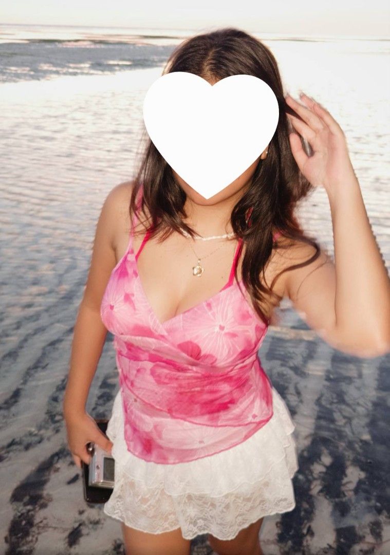 Pink Floral top (Category: Sleeveless) located in Caloocan City. Submitted by yssapics (Listing ID 1462879734, Image 1). Description: ❗️can give discount if you get 2 or more❗️.