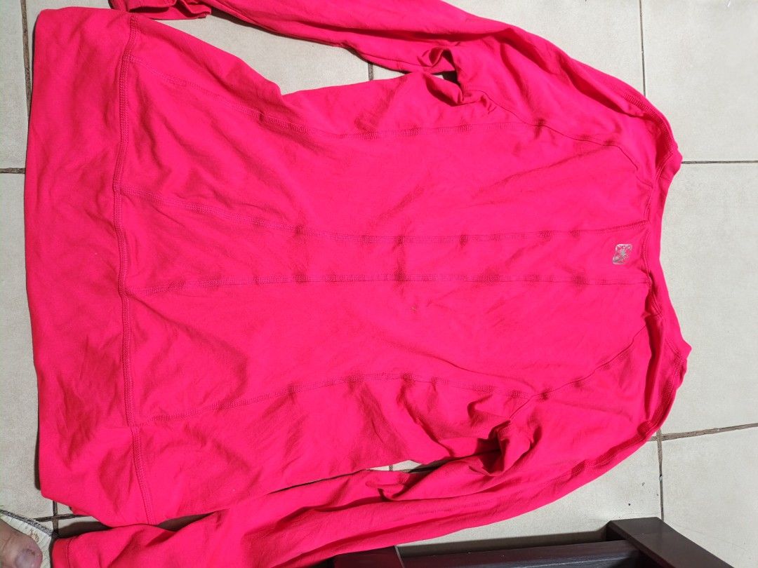 PINK LONG-SLEEVE ACTIVEWEAR TOP 💗 Medium (Category: Activewear) located in Marikina City. Submitted by amari.stylesph (Listing ID 1462753586, Image 3). Description: 💗 PINK LONG-SLEEVE ACTIVEWEAR TOP 💗 💰 PRICE: ₱200 ONLY! ✨ Features: ✔️ Vibrant hot pink color ✔️ Long sleeves for added coverage ✔️ Stretchable polyester-spandex fabric ✔️ Perfect for workouts, running, gym, and outdoor activities 📏 Size: Medium (M) 📌 Material: 88% Polyester, 12