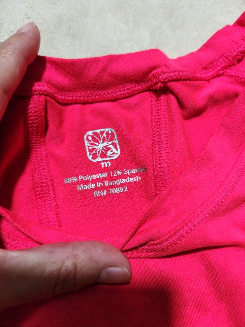 PINK LONG-SLEEVE ACTIVEWEAR TOP 💗 Medium (Category: Activewear) located in Marikina City. Submitted by amari.stylesph (Listing ID 1462753586, Image 2). Description: 💗 PINK LONG-SLEEVE ACTIVEWEAR TOP 💗 💰 PRICE: ₱200 ONLY! ✨ Features: ✔️ Vibrant hot pink color ✔️ Long sleeves for added coverage ✔️ Stretchable polyester-spandex fabric ✔️ Perfect for workouts, running, gym, and outdoor activities 📏 Size: Medium (M) 📌 Material: 88% Polyester, 12