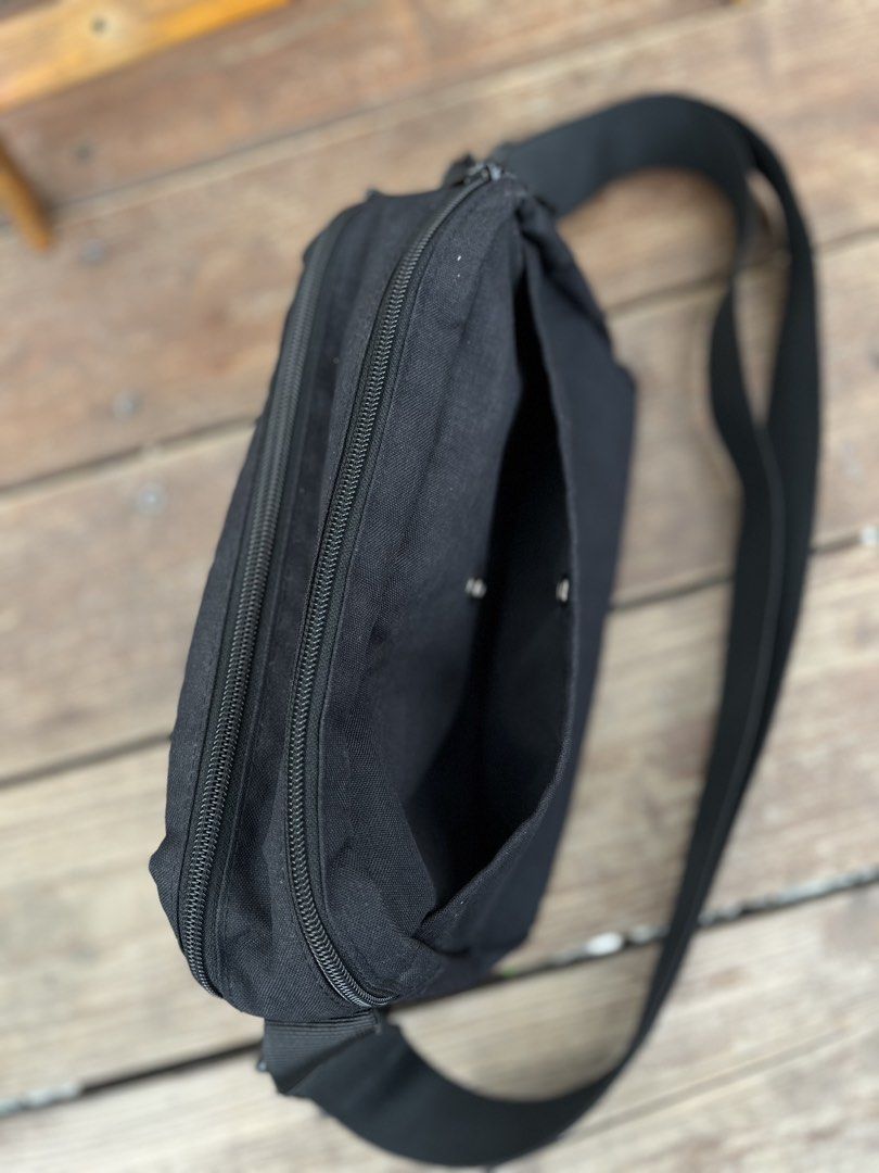 PLACES+FACES Black Crossbody Bag (Category: Sling Bags) located in Baguio. Submitted by fromthecrates (Listing ID 1462681307, Image 3). Description: - Brand: PLACES+FACES - Color: Black - Style: Crossbody bag - Features: Main zippered compartment, front zippered pocket with mesh overlay - Strap: Adjustable for comfort - Interior: Clean with pockets for organization - Ideal for: Carrying everyday essentials.