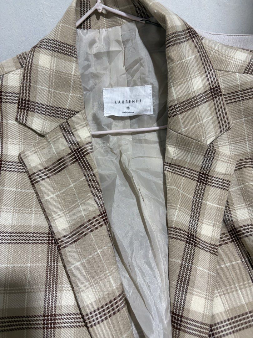 Plaid Beige Brown (Category: Coats, Jackets and Outerwear) located in Taguig. Submitted by vm.co (Listing ID 1462824718, Image 3). Description: .