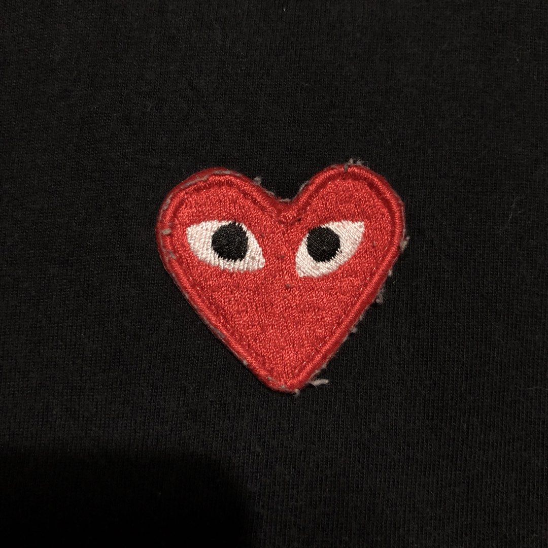 PLAY COMME des GARÇONS TEE (Category: Tshirts & Polo Shirts ) located in Dasmarinas. Submitted by corenyxmessy_3rd_account (Listing ID 1462877220, Image 2). Description: width - 19.5 length - 26.5.