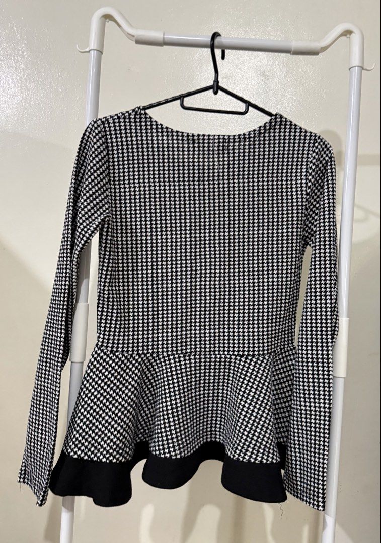 PLAY ROOM Houndstooth Peplum Long Sleeve Top (Category: Blouses) located in Manila. Submitted by lovedbyan (Listing ID 1462878120, Image 2). Description: -₱150 -Playroom - Korean Brand -S-M - Play Room houndstooth peplum top - Long sleeves with contrasting black hem - Flattering peplum cut - Versatile for dressing up or down.