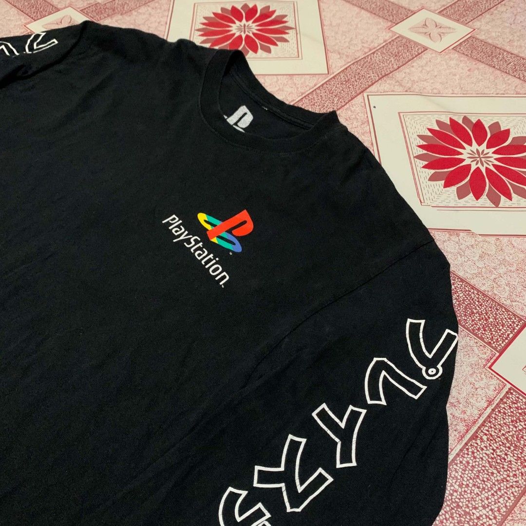PLAY STATION (Category: Hoodies) located in Sofronio Española. Submitted by diyad_thrift_things (Listing ID 1462749605, Image 3). Description: PLAY STATION Good condition Size large Hairlines/crack, pinholes Ganda pa nito Mine ₱300 Disclaimer: I am not affiliated with any of the brands mentioned. The products I sell are thrifted, pre-owned items that were originally made by those brands. All trademarks, logos, and copyrights belong to their right