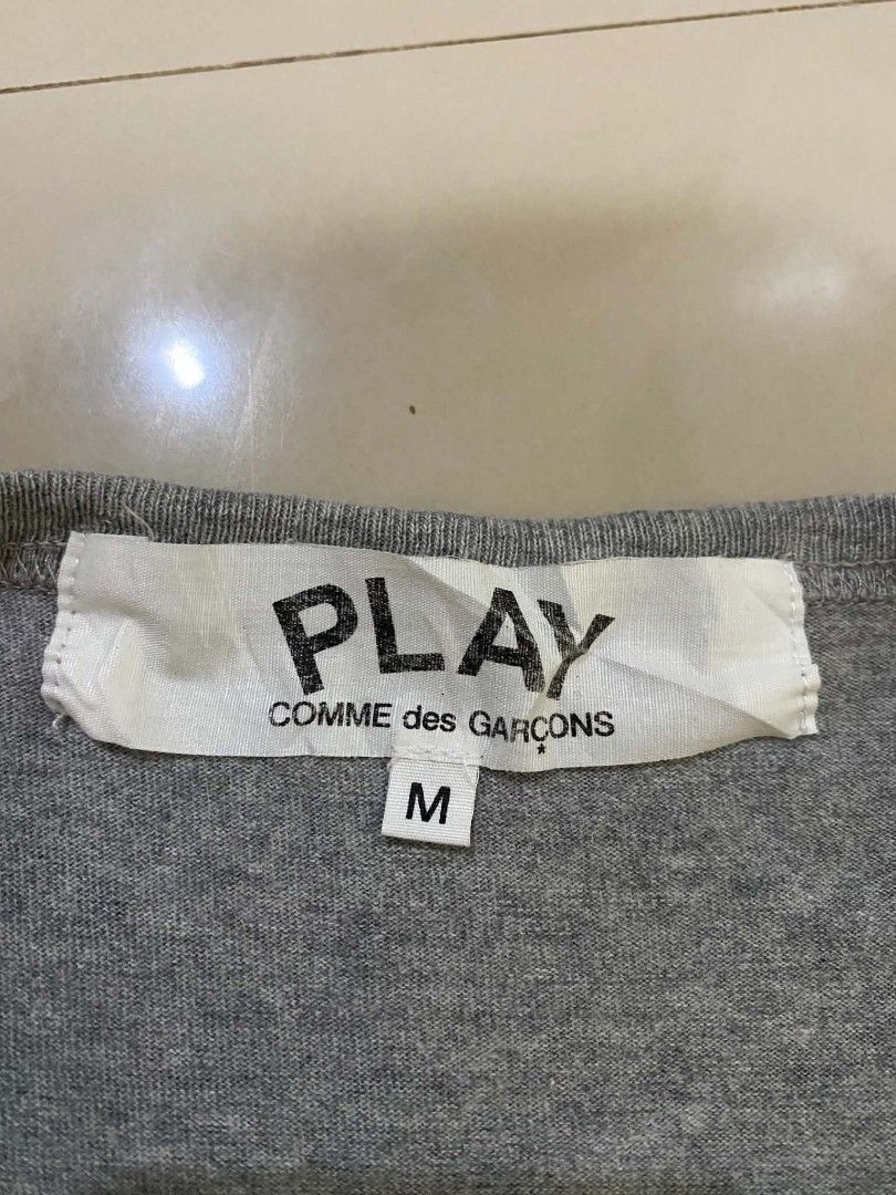 play t shirt (Category: Coats, Jackets and Outerwear) located in Nagcarlan. Submitted by livehorse.542a4e (Listing ID 1462736062, Image 3). Description: excellent condition cr:9.8/10 dimes:26.5X18.5 needwash.