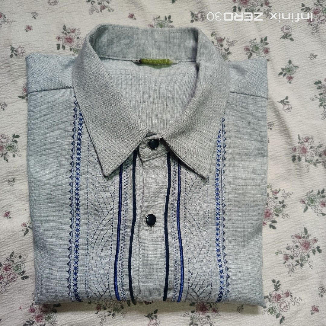 POLO BARONG MED(20*25) (Category: Formal Shirts) located in Quezon City. Submitted by ahyaladyblue (Listing ID 1462762370, Image 2). Description: .