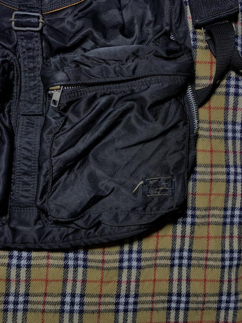 Porter Yoshida Tanker Backpack (Category: Backpacks) located in Claveria. Submitted by plasticcase__ (Listing ID 1462881372, Image 3). Description: Issue: Missing one puller Scratch porter patch.