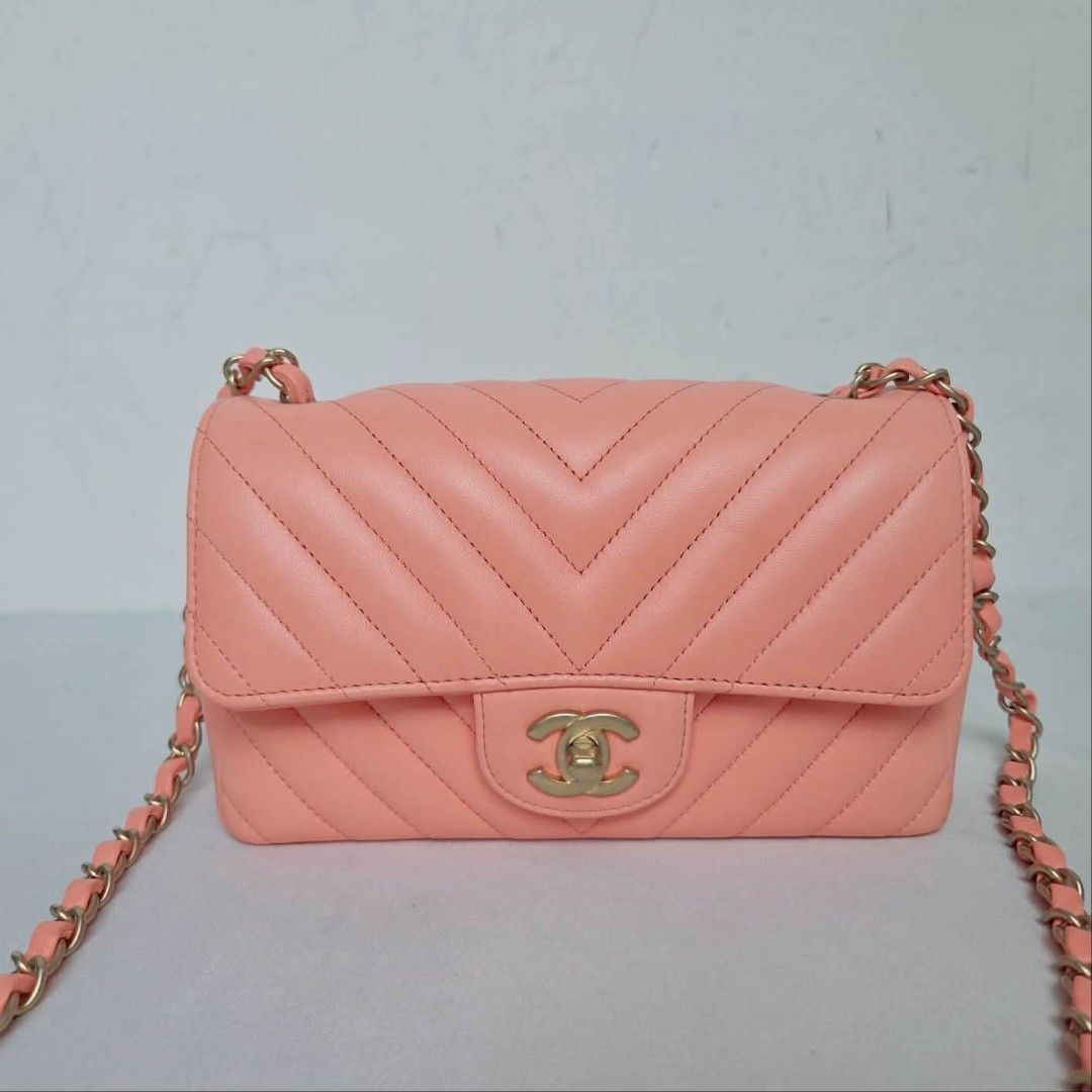 PRE ORDER MINI SQUARE (Category: Luxury Bags & Wallets) located in Cabadbaran. Submitted by luxurysourcedbyjinx (Listing ID 1462699490, Image 1). Description: classic new mini pink gold series 27 card .
