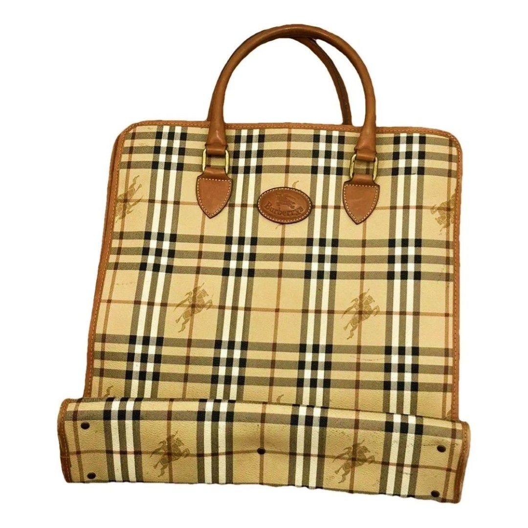 Preloved Burberry Documents bag L (Category: Luxury Bags & Wallets) located in Alicia. Submitted by celynahambotruecelyna39 (Listing ID 1462871669, Image 2). Description: .